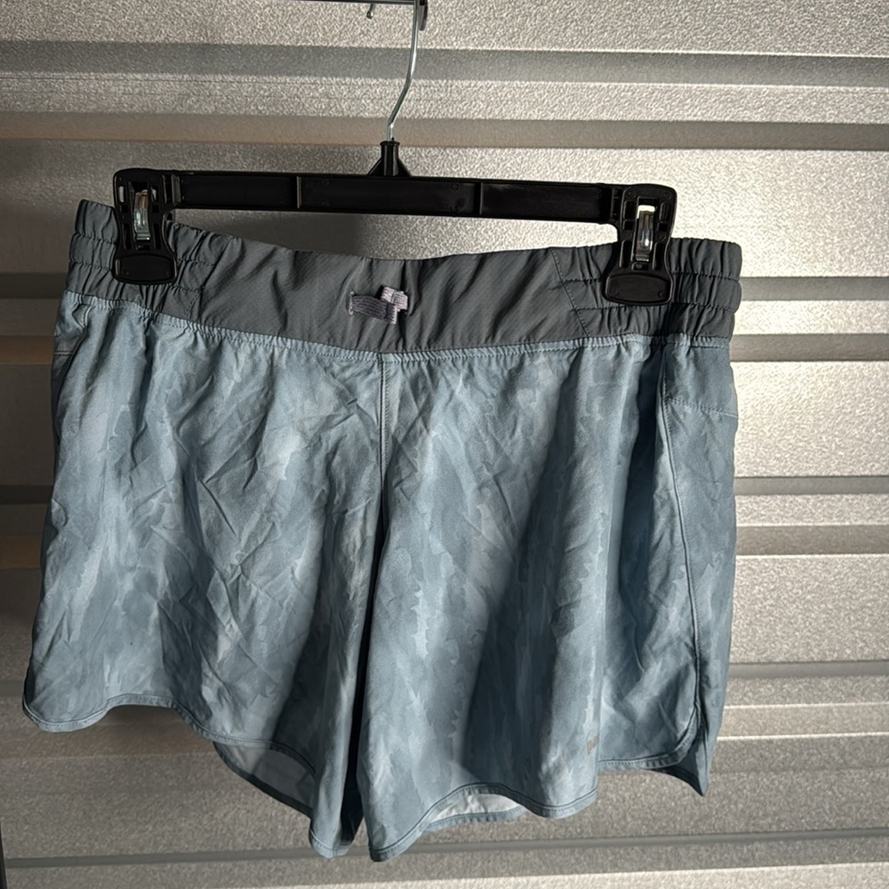 Patagonia Women’s None Trails Shorts 6”, Size Small